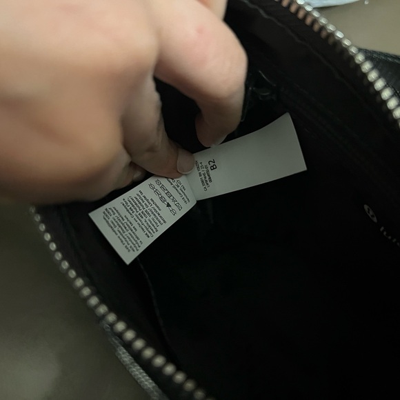 LULULEMON *LIMITED EDITION* City Essentials Small Shoulder Bag 3L
Glitter🩶✨ - Picture 9 of 17